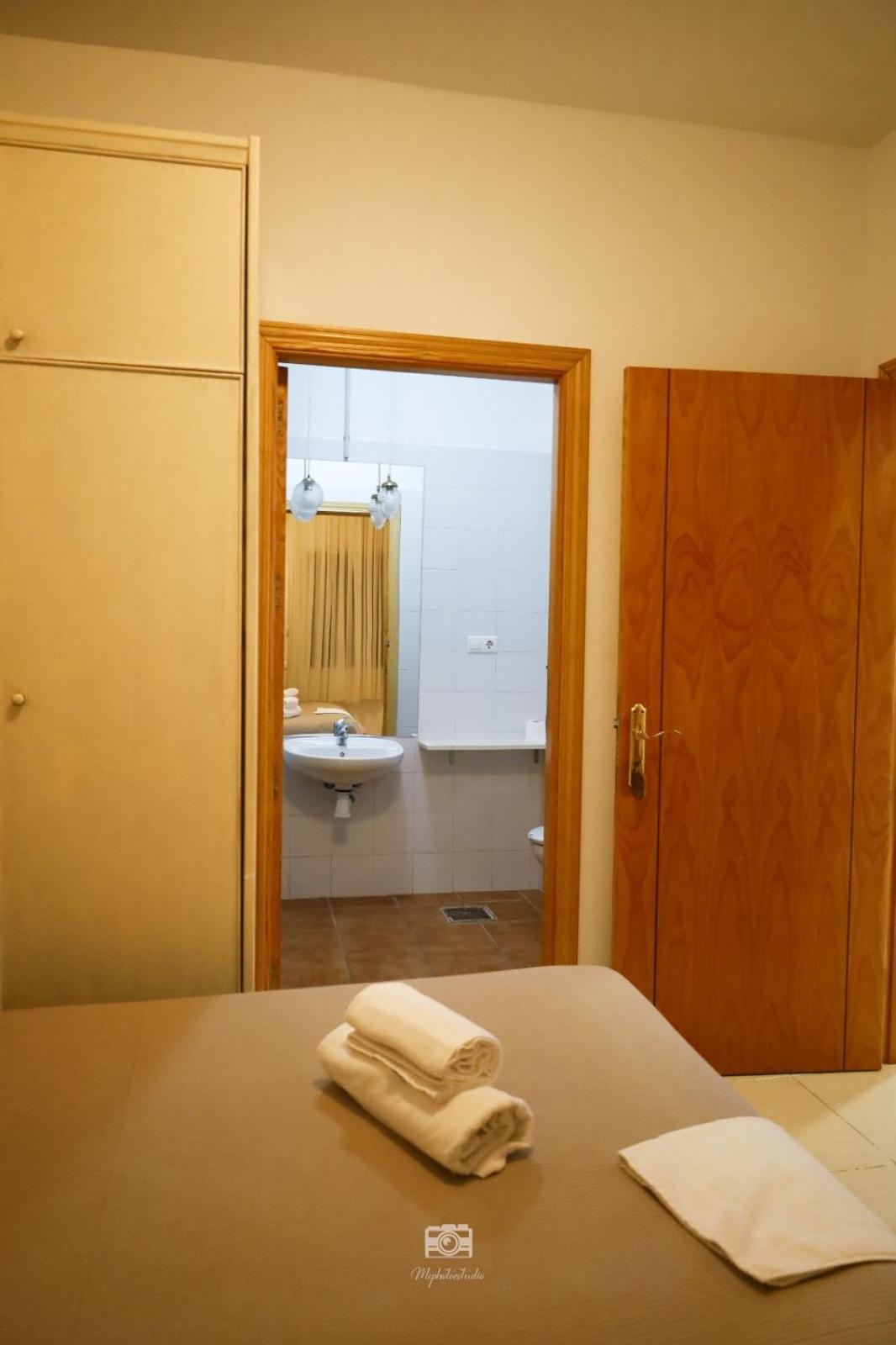 Hospedium Dlj Hostal Ben Nassar Arjona Exterior photo
